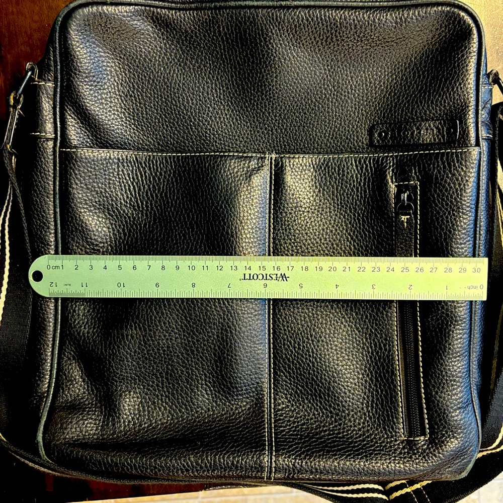 Storksak Cross shoulder style messenger diaper bag or work bag commuter bag
